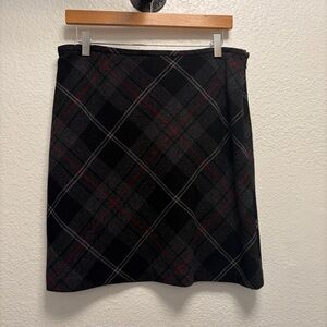 Eddie Bauer Vintage Wool plaid mini Skirt Women’s Size 10 grey red and black